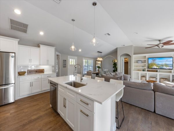 Anna Maria 4 Bedroom Vacation Home Close to the Beach