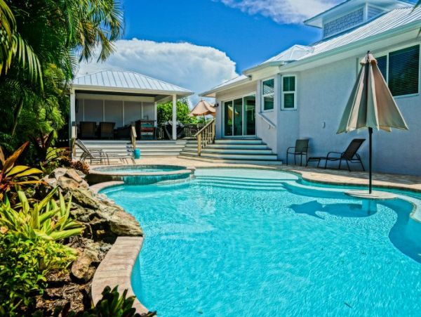 Four Bedroom 3 Bath Rental A Few Homes Back from Gulf