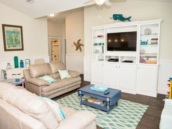 Four Bedroom 3 Bath Rental A Few Homes Back from Gulf