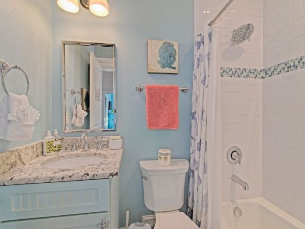 Four Bedroom 3 Bath Rental A Few Homes Back from Gulf