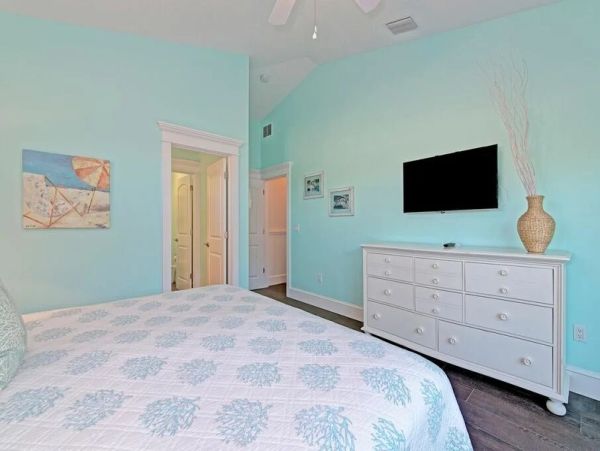Four Bedroom 3 Bath Rental A Few Homes Back from Gulf