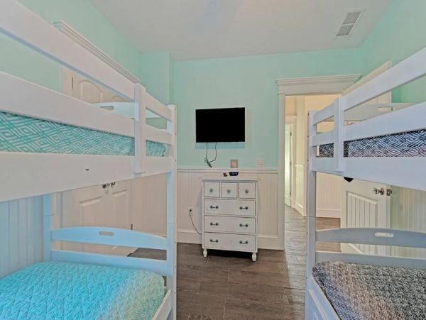 Four Bedroom 3 Bath Rental A Few Homes Back from Gulf