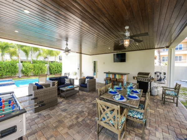 Anna Maria Island Six Bedrooms Walk to Beach Home Sleeps 14