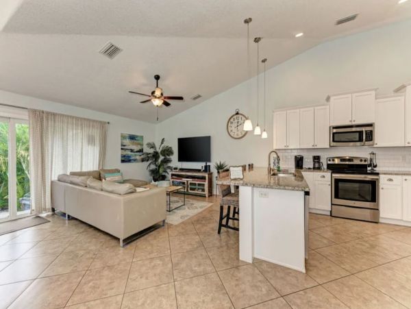 Anna Maria Island Vacation Home with Pool & Spa Four Bedrooms