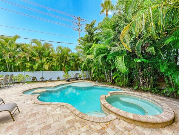 Anna Maria Island Vacation Home with Pool & Spa Four Bedrooms