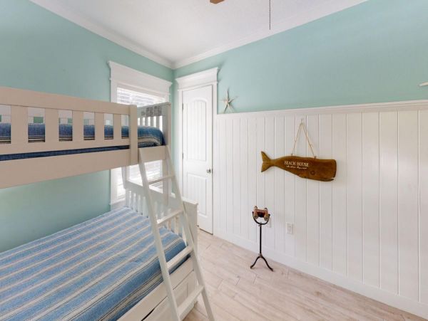 Luxury Coastal Retreat in Lido Key - Vacation Home With Private Pool