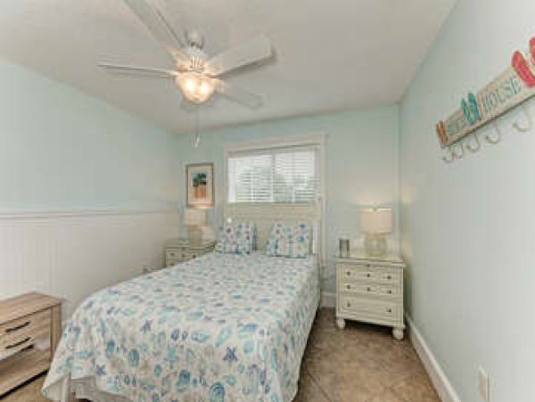 Anna Maria Island Vacation Duplex 3 Bedroom Sleeps 6