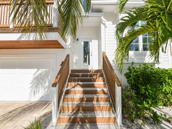 Luxury 5 Bedroom Anna Maria Island Short Walk to Beach