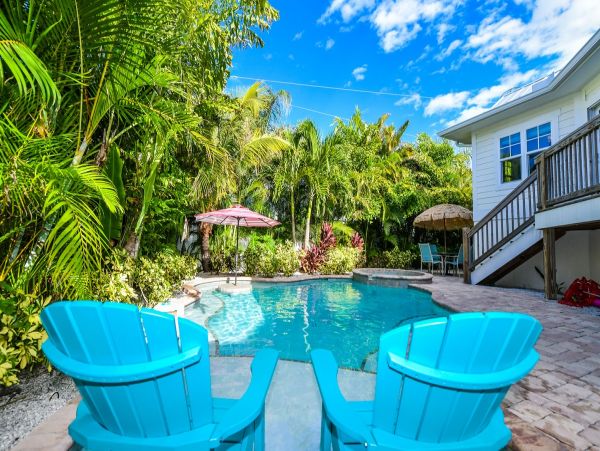 Luxury 5 Bedroom Anna Maria Island Short Walk to Beach