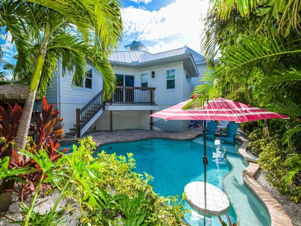 Luxury 5 Bedroom Anna Maria Island Short Walk to Beach