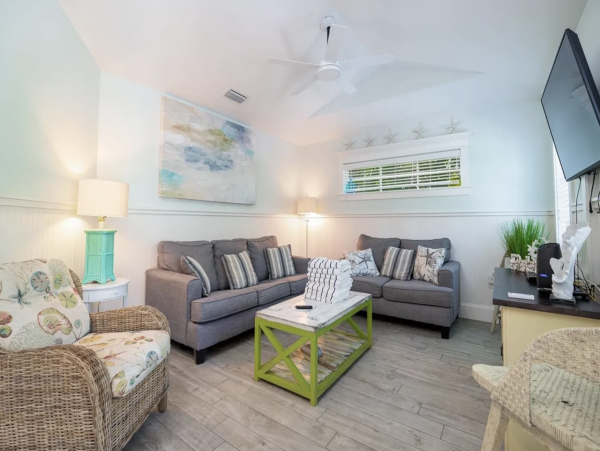 Luxury 5 Bedroom Anna Maria Island Short Walk to Beach
