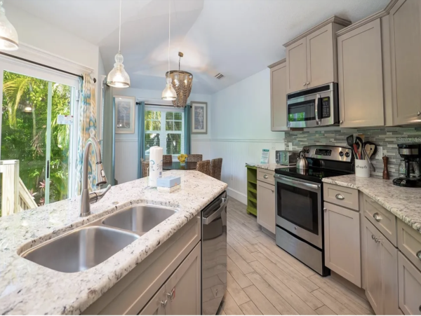 Luxury 5 Bedroom Anna Maria Island Short Walk to Beach