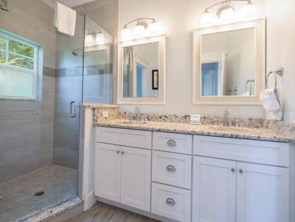 Luxury 5 Bedroom Anna Maria Island Short Walk to Beach