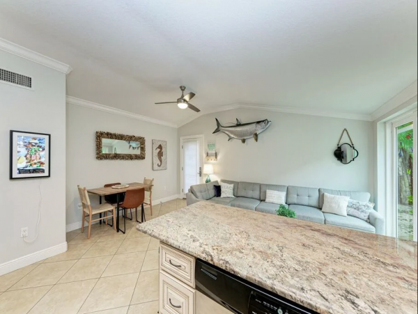 Anna Maria Island 3 Bedroom Home Short Walk to The Beach