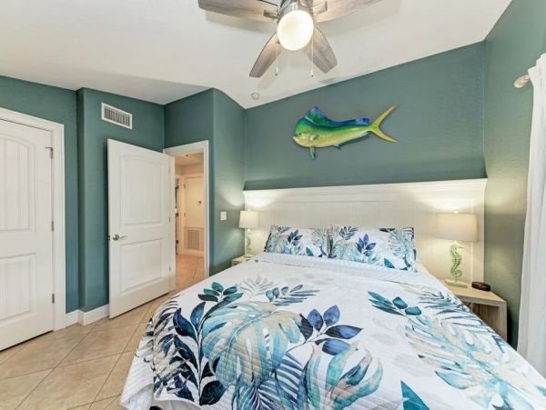 Anna Maria Island 3 Bedroom Home Short Walk to The Beach