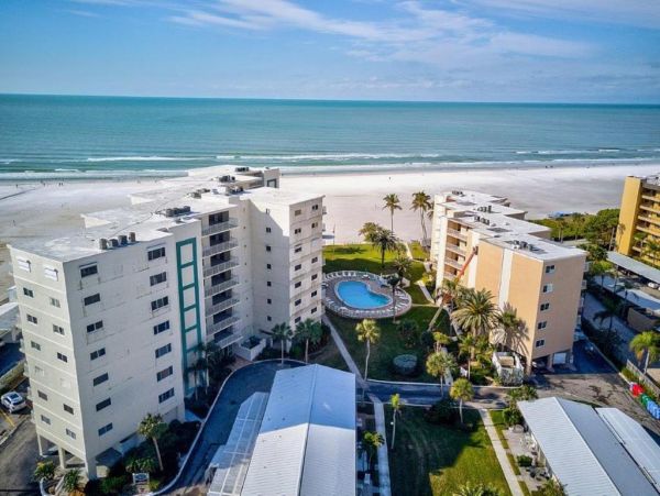 Rental with the Best Beach Views &2 Bedrooms updated upscale