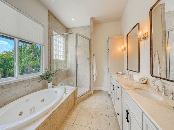 Posh Three Bedroom Vacation Rental with Pool