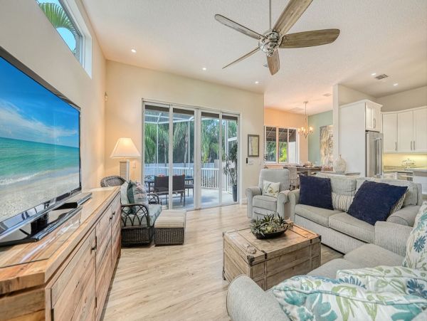 Posh Three Bedroom Vacation Rental with Pool