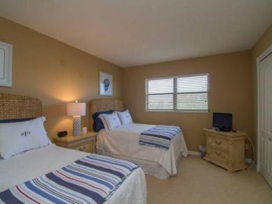 Second Bedroom with Two Full Beds Second Bedroom with Two Full Beds