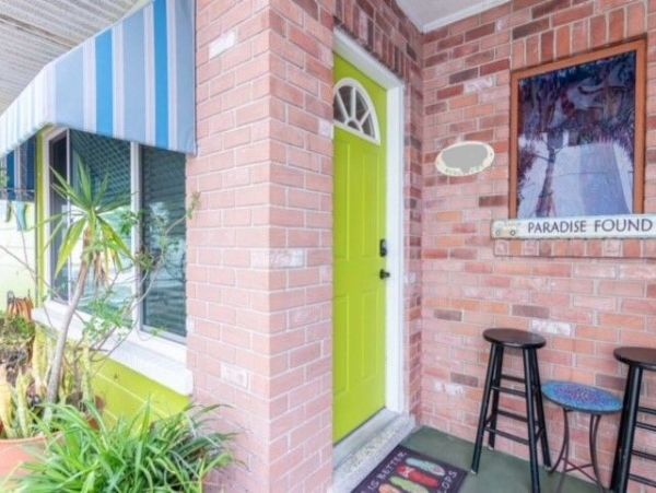Short Walk to Siesta Key Beach From This Two Bedroom Rental