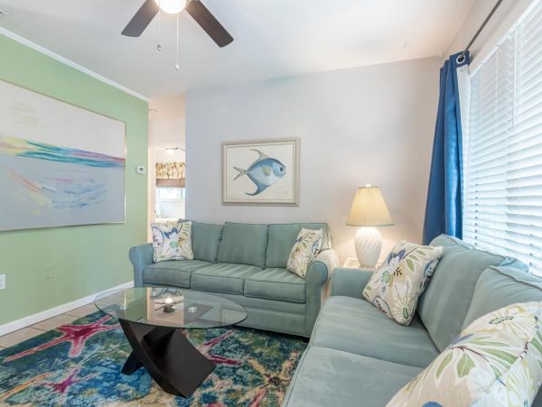 Siesta Key 2 Bedroom Rental Super Close to Beach Seeps Six