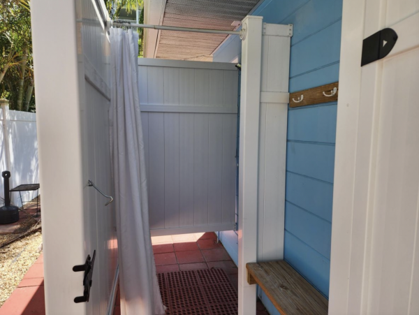 Siesta Key 2 Bedroom Rental Super Close to Beach Seeps Six