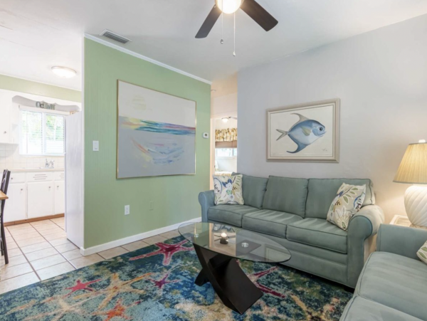 Siesta Key 2 Bedroom Rental Super Close to Beach Seeps Six
