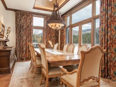 Dining Area with Mountain View