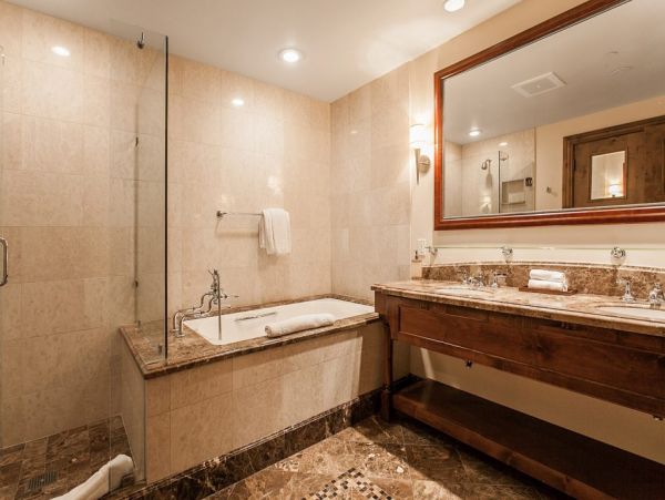 Stunning Vail 4 Bedroom Vacation Rental Ski In/ Ski Out