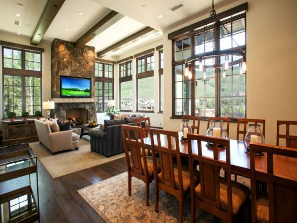 Luxury Five Bedroom Home with 9  Separate Beds Family Rental