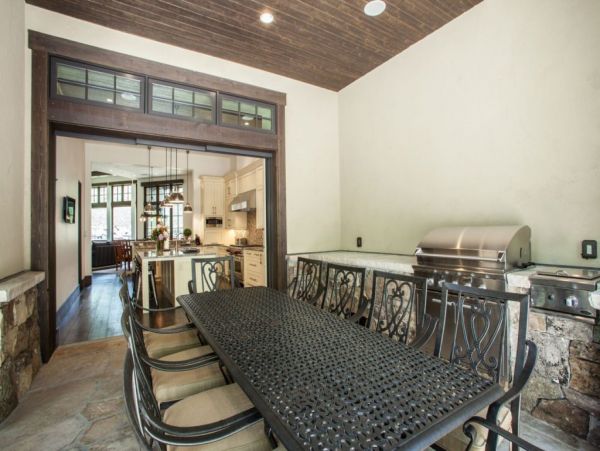 Luxury Five Bedroom Home with 9  Separate Beds Family Rental