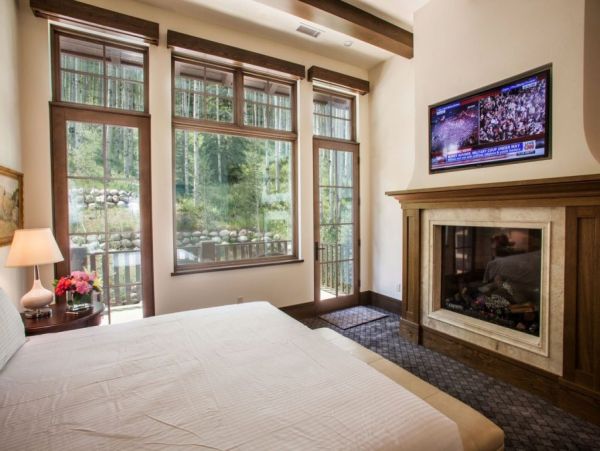 Luxury Five Bedroom Home with 9  Separate Beds Family Rental