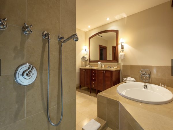 Luxury Three Bedroom Villa Sleeps 8 with  Private Plunge Pool