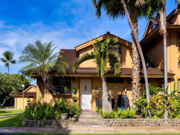 Lahaina Rental Three Bedroom Townhome Short Walk to Beach