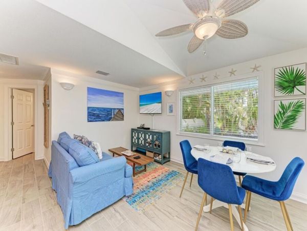 Anna Maria Vacation Pool Home Sleeps 6 Walk to Beach