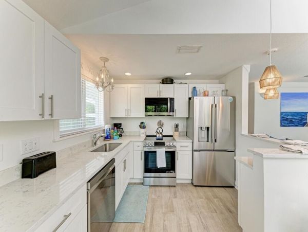 Anna Maria Vacation Pool Home Sleeps 6 Walk to Beach