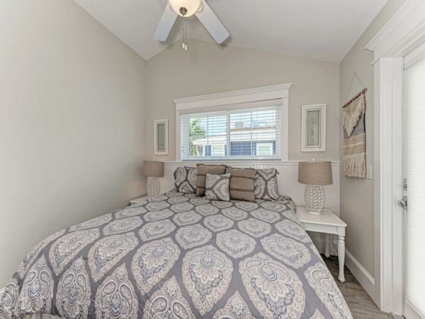 Anna Maria Vacation Property Six Bedrooms Sleeps 14 Guests