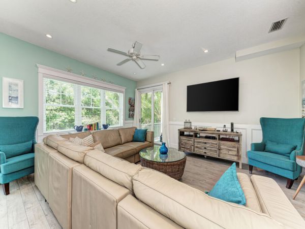 Anna Maria Vacation Property Six Bedrooms Sleeps 14 Guests