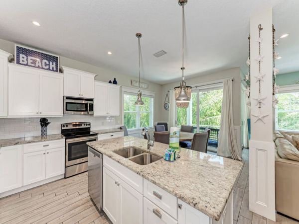 Anna Maria Vacation Property Six Bedrooms Sleeps 14 Guests
