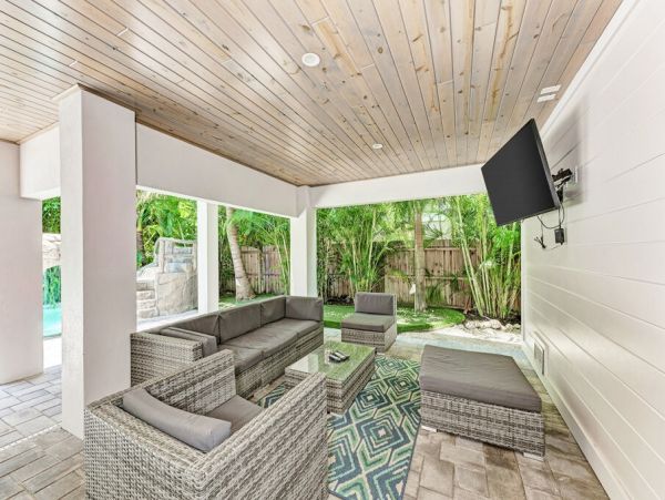 Anna Maria Vacation Property Six Bedrooms Sleeps 14 Guests