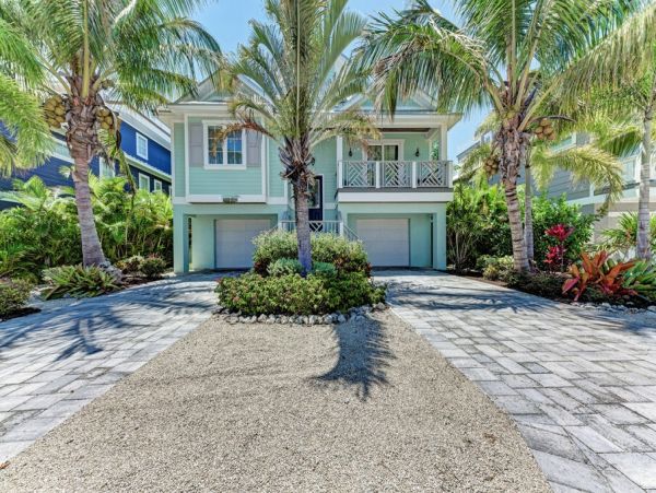 Anna Maria Vacation Property Six Bedrooms Sleeps 14 Guests