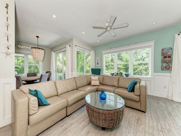 Anna Maria Vacation Property Six Bedrooms Sleeps 14 Guests
