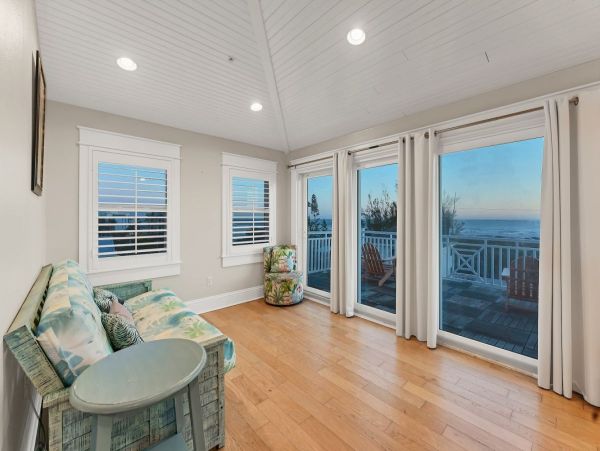 One of The Largest Siesta Key Rentals 8 Bedrooms Sleeps 25
