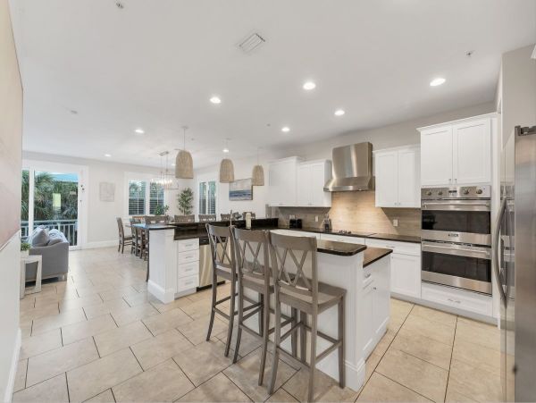 One of The Largest Siesta Key Rentals 8 Bedrooms Sleeps 25