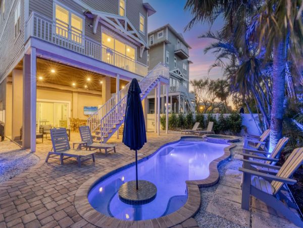 One of The Largest Siesta Key Rentals 8 Bedrooms Sleeps 25