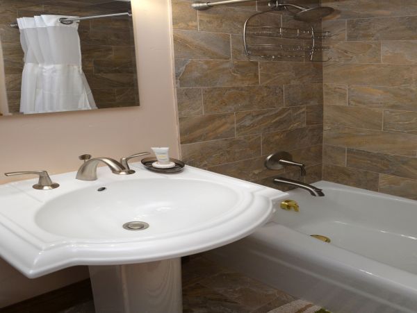 Vail Luxury Two Bedroom Condo Walk to Lift & Mountain View