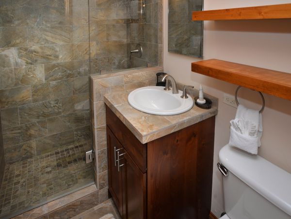 Vail Luxury Two Bedroom Condo Walk to Lift & Mountain View