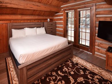 Remodeled Three Bedroom Ski Lodge in Vail.