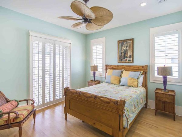 Four Bedroom Beach Front Destin Rental Sleeps Ten