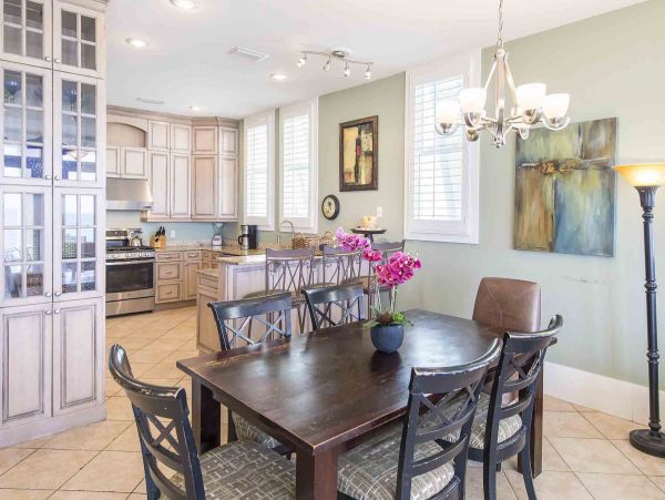 Four Bedroom Beach Front Destin Rental Sleeps Ten